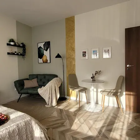 Modern * بوخارست